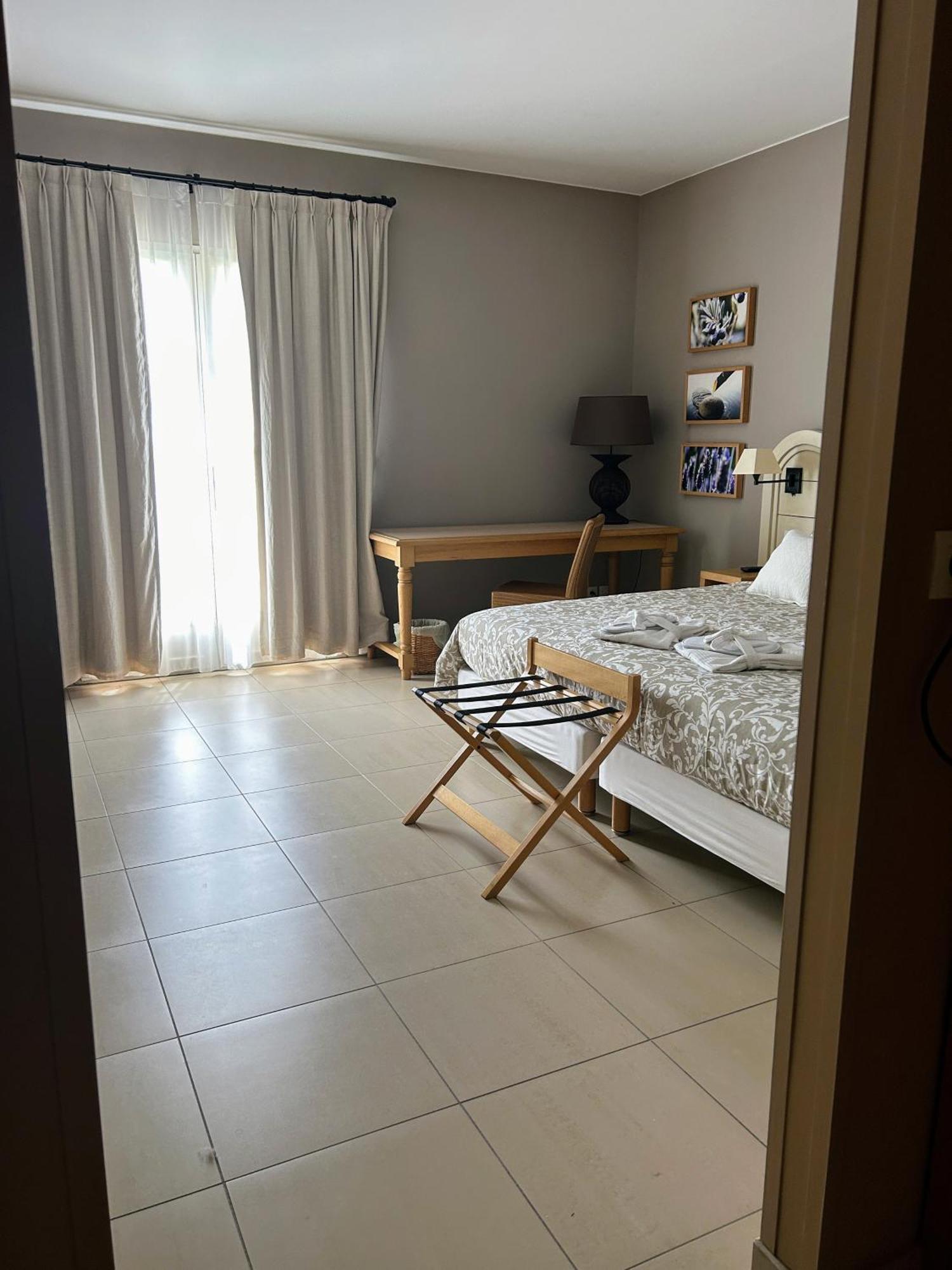 Suite Superieure Domaine Du Golf St Endreol, 1 A 2 Personnes Ла-Мот Экстерьер фото