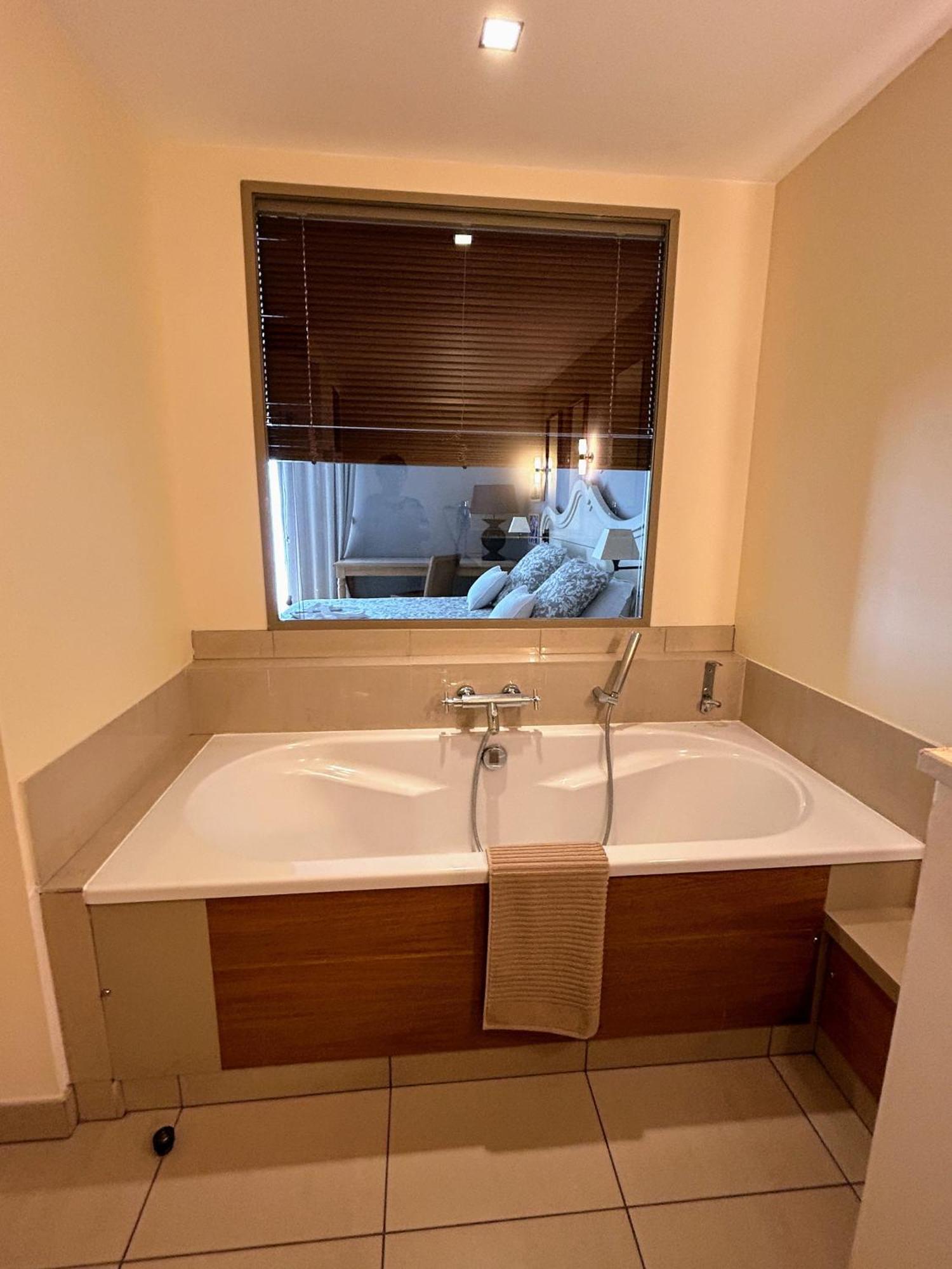 Suite Superieure Domaine Du Golf St Endreol, 1 A 2 Personnes Ла-Мот Экстерьер фото